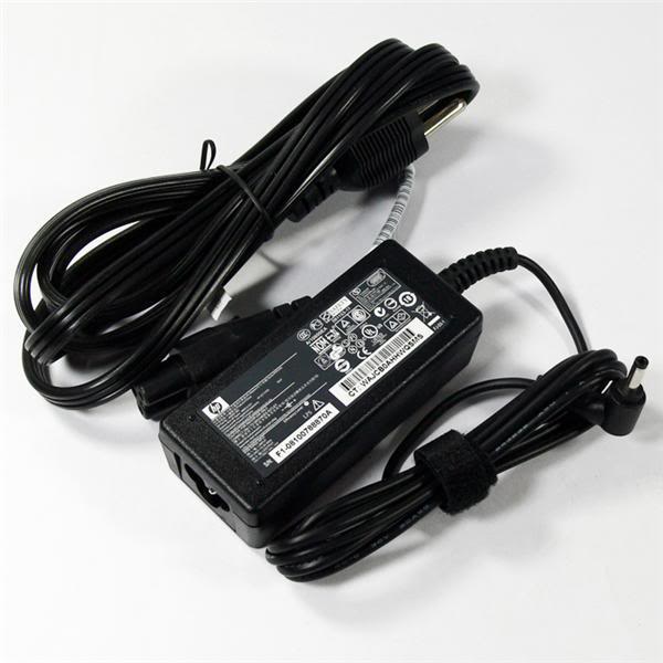 HP AC Smart adapter (30-watt) - Requires separate 3-wire power cord with C5 connector Refurbished 493092-002